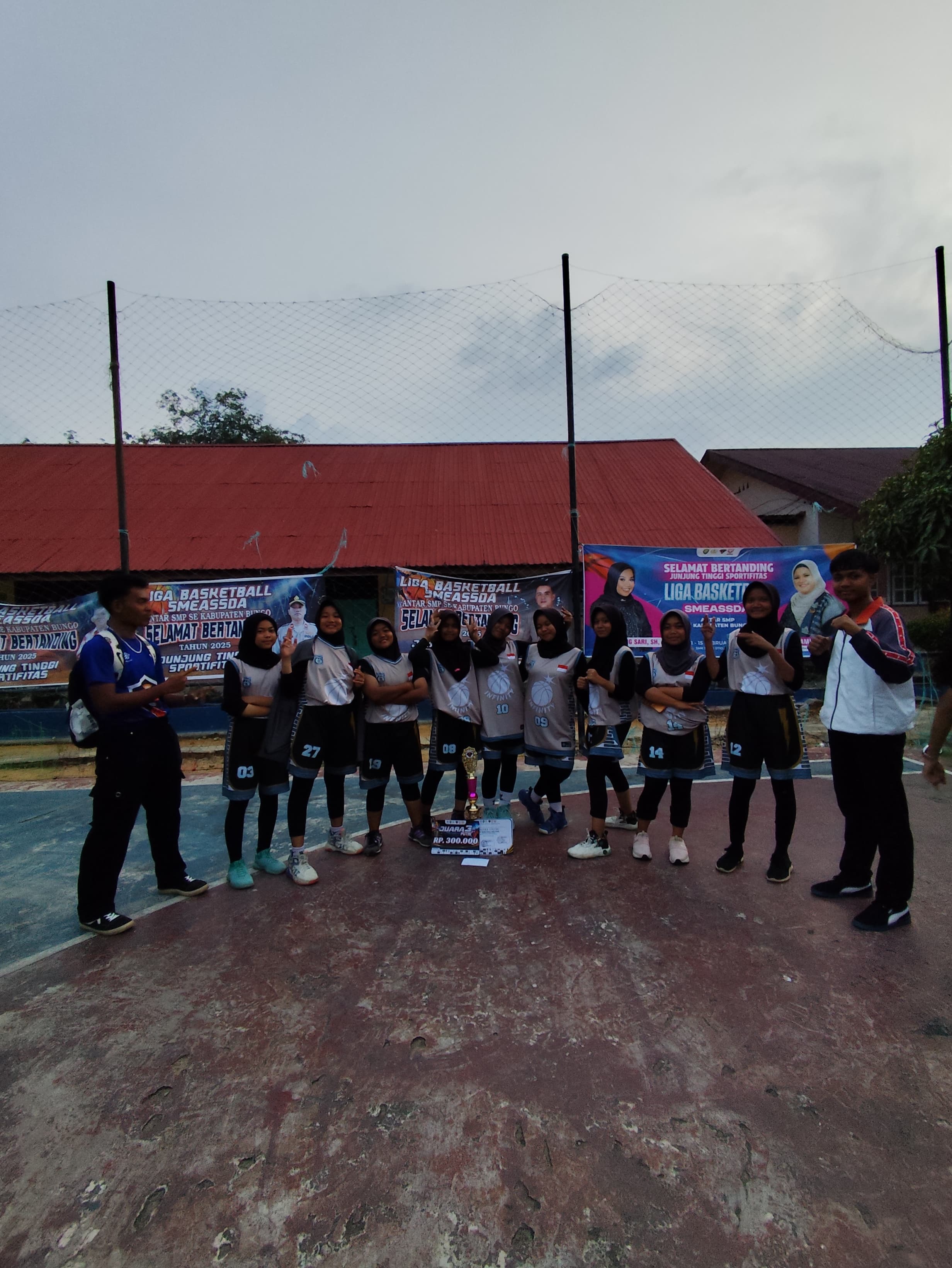 MTsN 2 BUNGO RAIH JUARA 3 TURNAMEN BASKET PUTRI 