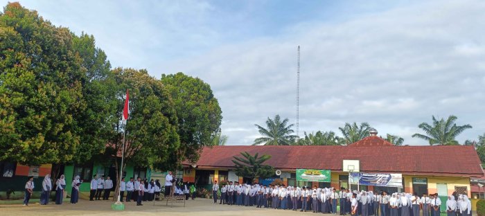Pembacaan Pancasila Warnai Upacara Hari Pahlawan di MTsN 2 Bungo Pembacaan Pancasila Warnai Upacara Hari Pahlawan di MTsN 2 Bungo
