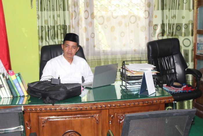 Kepala MTsN 2 Bungo Instruksikan ASN Segera Lakukan Sinkronisasi Data SIMPEG demi Kelancaran Gaji