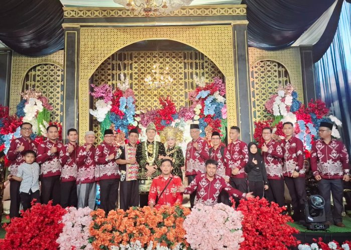 Suasana Penuh Kebahagiaan Warnai Pernikahan Ibu Nabila, Guru MTsN 2 Bungo Suasana Penuh Kebahagiaan Warnai Pernikahan Ibu Nabila, Guru MTsN 2 Bungo