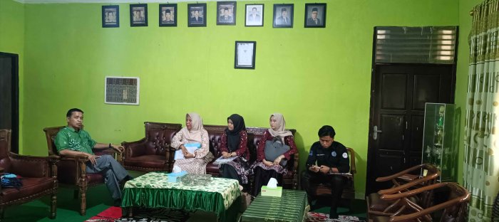 Evaluasi PLP II, Dosen Pembimbing Tinjau Mahasiswa di MTsN 2 Bungo Evaluasi PLP II, Dosen Pembimbing Tinjau Mahasiswa di MTsN 2 Bungo