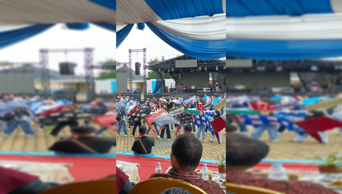 Siswa MTsN 2 Bungo tampil Tari massal Putra-Putri Batik Bungo