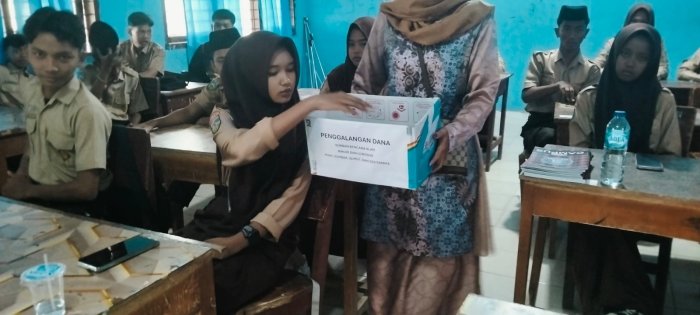 Keluarga Besar MTsN 2 Bungo Gelar Penggalangan Dana untuk Korban Bencana Alam di Sumbar, Sumut, dan Aceh Keluarga Besar MTsN 2 Bungo Gelar Penggalangan Dana untuk Korban Bencana Alam di Sumbar, Sumut, dan Aceh