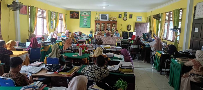 MTsN 2 Bungo rapat rencana Laksanakan Kegiatan PKKM (Penilaian Kinerja Kepala Madrasah) Tahun 2025 MTsN 2 Bungo rapat rencana Laksanakan Kegiatan PKKM (Penilaian Kinerja Kepala Madrasah) Tahun 2025