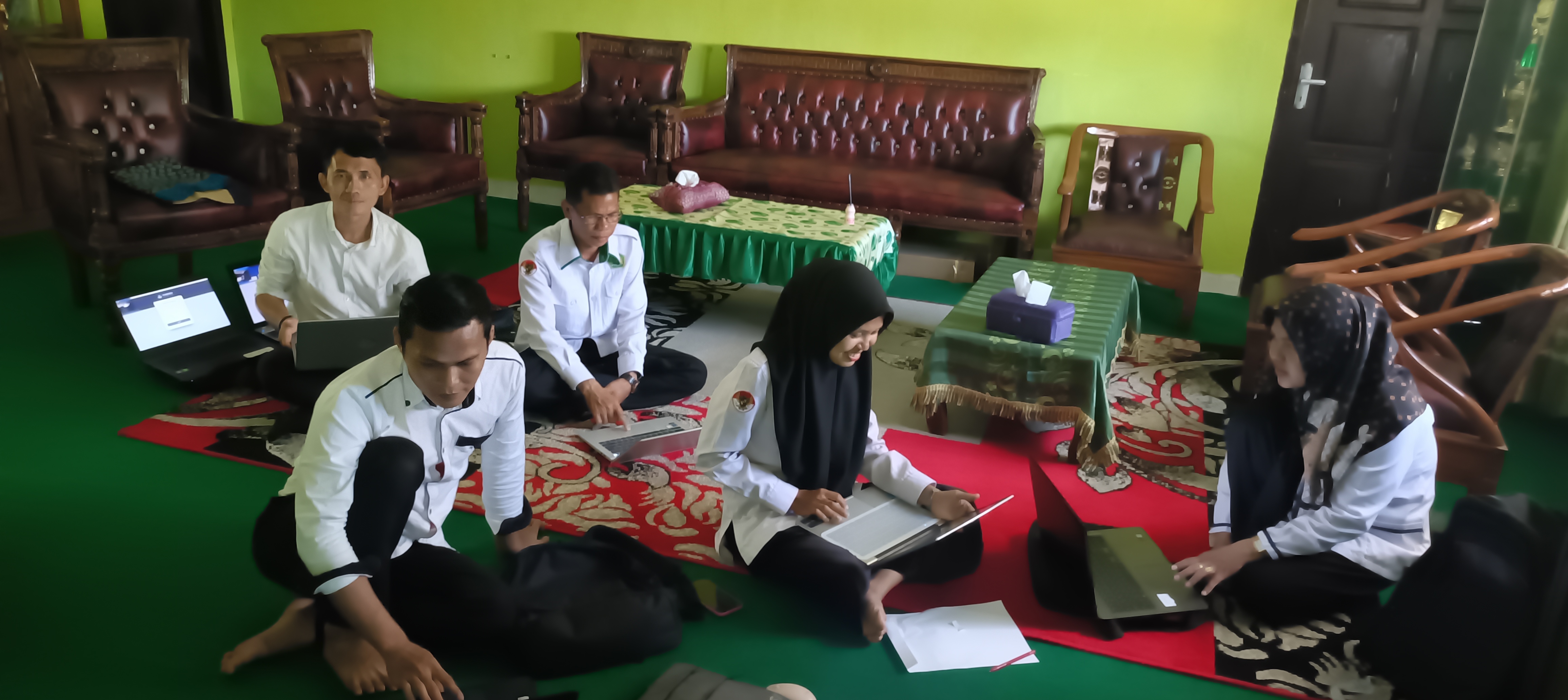PANITIA ANBK MTsN 2 BUNGO TUNJUKKAN KEKOMPAKAN DALAM PERSIAPAN UJIAN 