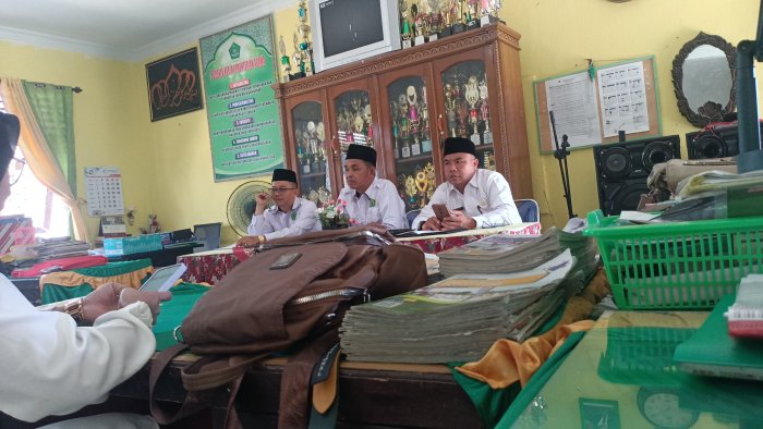 Kepala MTsN 2 Bungo Ajak Seluruh Guru Ikuti Pelatihan Alef Education
