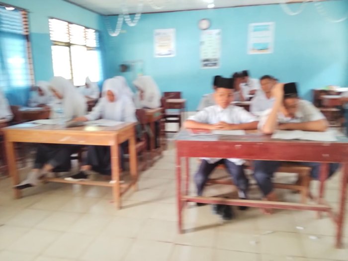 Tingkatkan Spiritual Siswa, MTsN 2 Bungo Laksanakan Tadarus sebelum Belajar