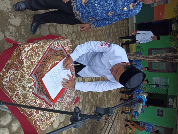 Penandatanganan Jabatan PMR MTsN 2 Bungo Berlangsung Khidmat
