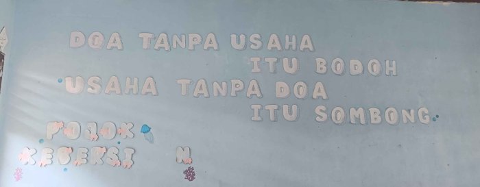 Tanamkan Karakter Religius dan Kerja Keras, Pesan Moral Menghiasi Dinding Kelas MTsN 2 Bungo