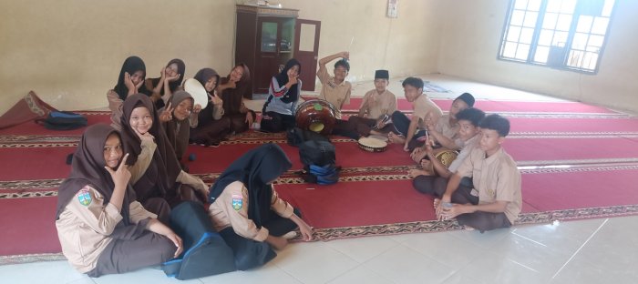 Lestarikan Seni Religi, MTsN 2 Bungo Bina Bakat Siswa Lewat Ekstrakurikuler Hadroh