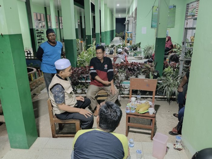 Kepala MTsN 2 Bungo Tinjau Kegiatan PMR di MTsN 5 Bungo