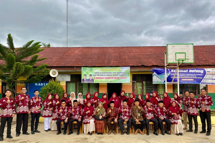 Komitmen Peningkatan Mutu, MTsN 2 Bungo Jalani Penilaian Kinerja Kepala Madrasah