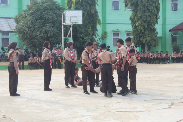 Pukau Penonton, Anggota Pramuka MTsN 2 Bungo Tampilkan Atraksi Spektakuler Usai Upacara Hari Pramuka