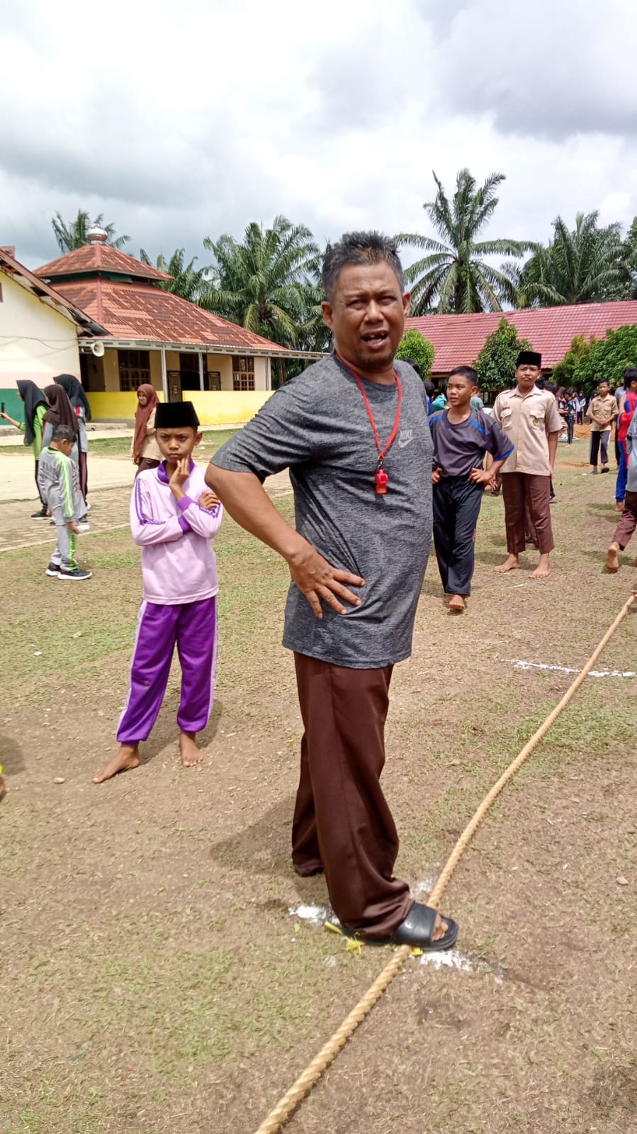 MTsN 2 BUNGO MENGADAKAN LOMBA ANTAR KELAS STELAH UPACARA HARI PRAMUKA 