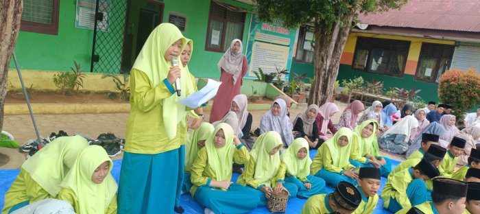 VII F Sukses Sampaikan Pesan Moral Kejujuran dalam Kultum Jumat VII F Sukses Sampaikan Pesan Moral Kejujuran dalam Kultum Jumat