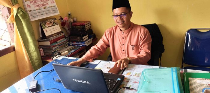 Wakil Kepala Bidang Kurikulum MTsN 2 Bungo Lakukan Penyesuaian Roster Semester Genap TP 2025/2026 Wakil Kepala Bidang Kurikulum MTsN 2 Bungo Lakukan Penyesuaian Roster Semester Genap TP 2025/2026