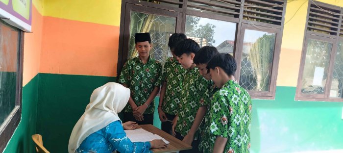 Siswa dan Guru MTsN 2 Bungo Tingkatkan Kolaborasi