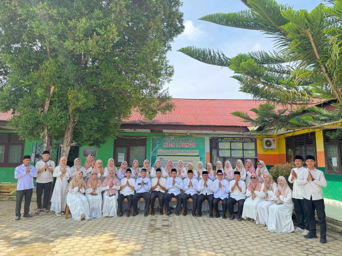 Rayakan Kemenangan, MTsN 2 Bungo Rajut Silaturahmi Lewat Ucapan Mohon Maaf Lahir dan Batin