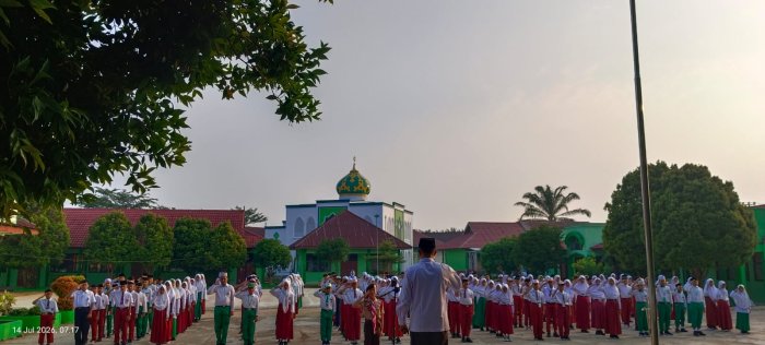 Resmi Dibuka Kepala Madrasah, Ratusan Siswa Baru MTsN 2 Bungo Siap Jemput Sejuta Prestasi