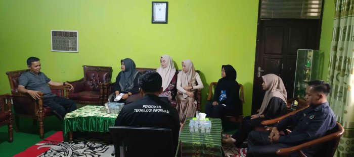 Dosen Pembimbing Lapangan UMMUBA Serahkan Surat Pemberitahuan Berakhirnya PPLK di MTsN 2 Bungo Dosen Pembimbing Lapangan UMMUBA Serahkan Surat Pemberitahuan Berakhirnya PPLK di MTsN 2 Bungo