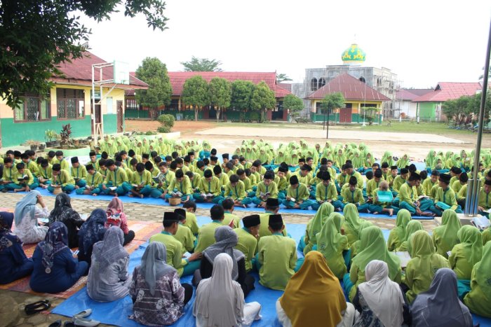 MTsN 2 Bungo Gelar Yasinan Massal di Bulan Ramadhan