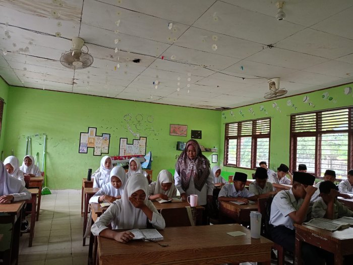 MTsN 2 Bungo Laksanakan Tadarusan Pagi di Kelas Masing-Masing