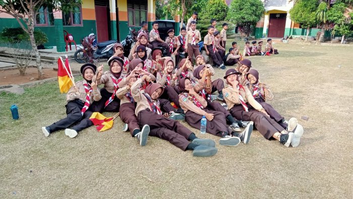 Latihan Pramuka di MTsN 2 Bungo Bentuk Karakter Siswa