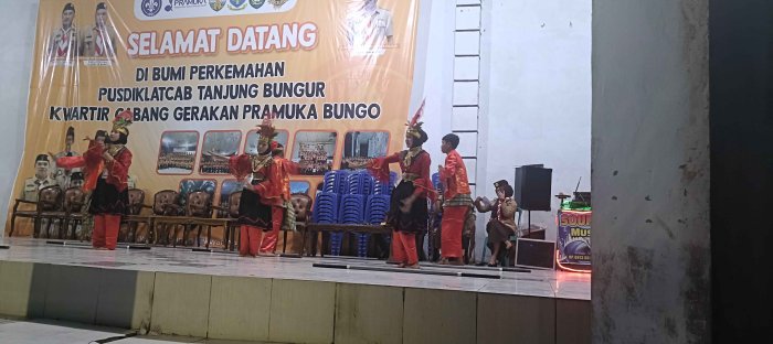 Tari Tradisional Meriahkan Pentas Seni Jambore Cadika MTsN 2 Bungo