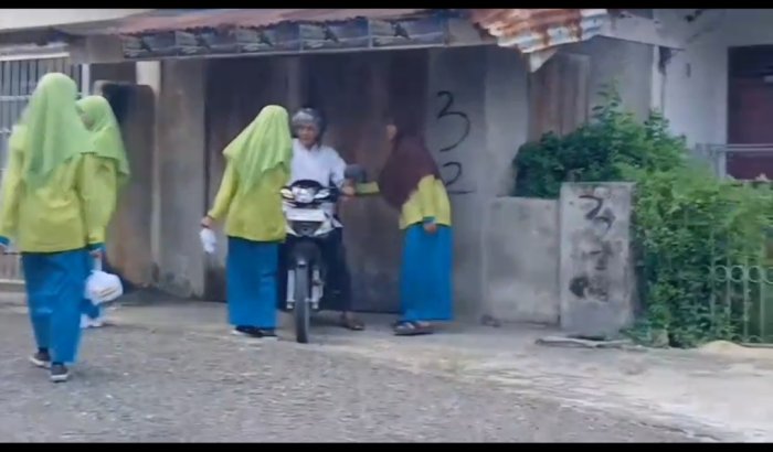 Siswa MTsN 2 Bungo Gelar Jumat Berkah Tingkatkan Kepedulian