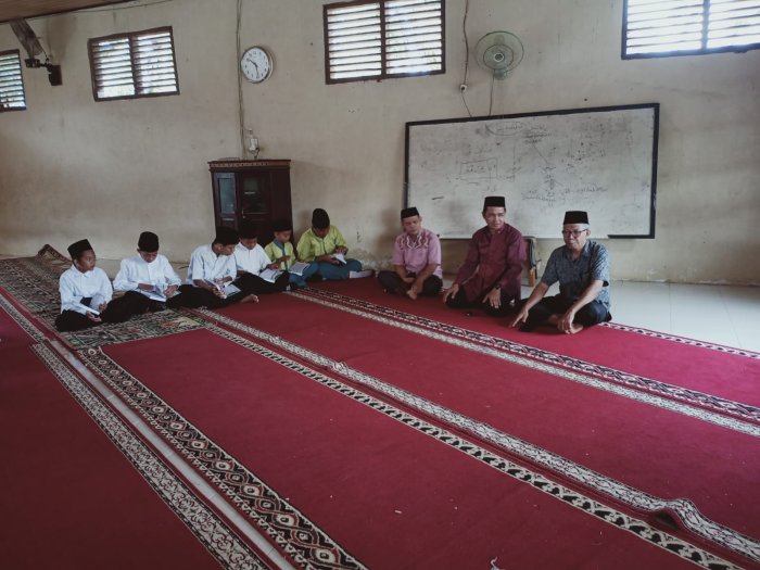 Kelas 8.A MTsN 2 Bungo Gelar Khataman Al-Quran Perdana