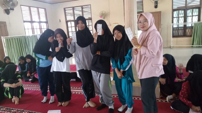 Edukasi Kesehatan dan Tablet Tambah Darah di MTsN 2 Bungo