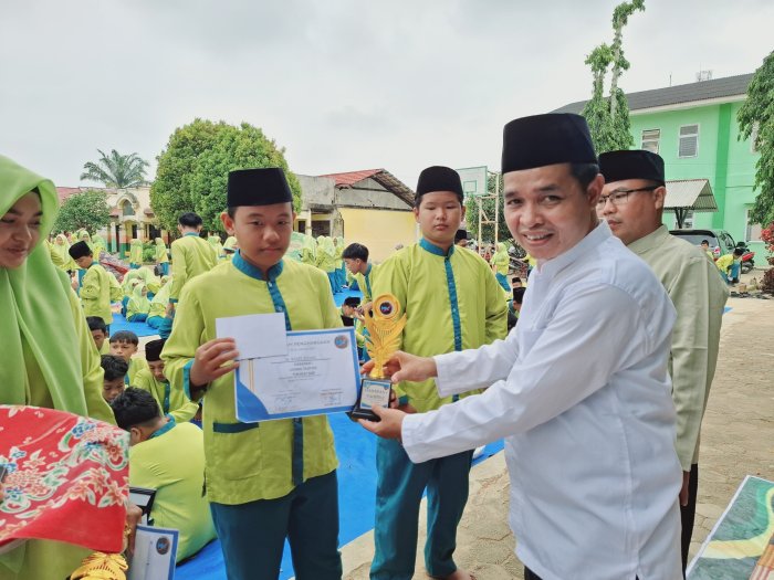 Siswa MTsN 2 Bungo Raih Prestasi di Lomba Tahfidz Tingkat SMP se-Kabupaten Siswa MTsN 2 Bungo Raih Prestasi di Lomba Tahfidz Tingkat SMP se-Kabupaten