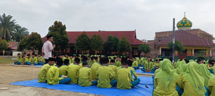 Ceramah Singkat Warnai Kegiatan Keagamaan di MTsN 2 Bungo