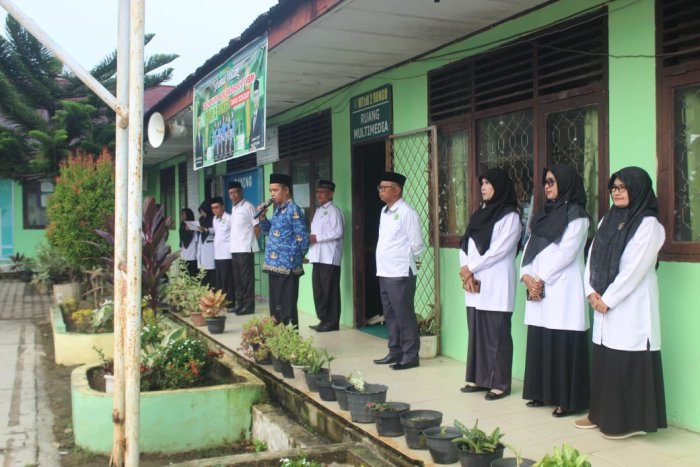 Sukseskan Transformasi Digital, Kepala MTsN 2 Bungo Buka Secara Resmi Ujian Semester Genap Berbasis Android