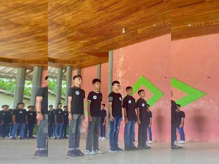 Siswa MTsN 2 Bungo Ikuti Seleksi Catwalk Festival Batik