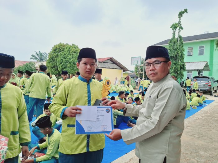 Siswa MTsN 2 Bungo Torehkan Prestasi di Ajang Tahfidz, Harapan II Berhasil Dibawa Pulang Siswa MTsN 2 Bungo Torehkan Prestasi di Ajang Tahfidz, Harapan II Berhasil Dibawa Pulang