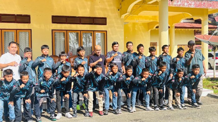 Siswa MTsN 2 Bungo Dilepas Langsung oleh Bupati Bungo untuk Berlaga di Turnamen Sepak Bola Nasional
