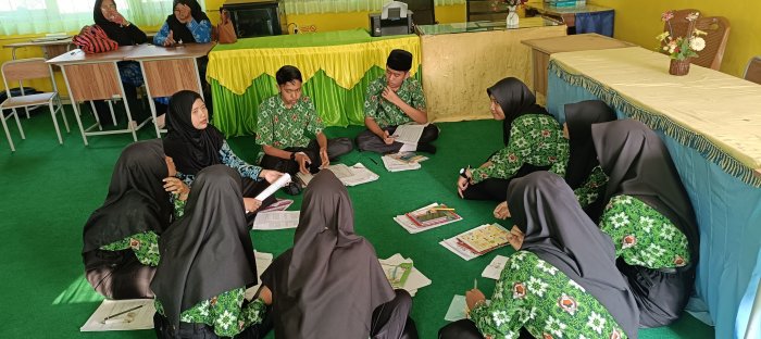 Sembilan Siswa Siap Ikuti OMI, Guru Beri Pembekalan Akhir