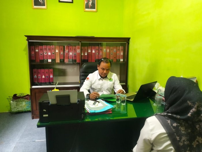 Kaur Tata Usaha MTsN 2 Bungo Instruksikan Pelaporan Keuangan Bulan Agustus 2025