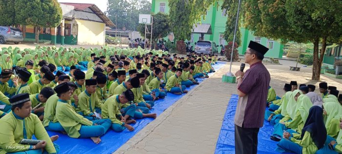 Waka Kurikulum MTsN 2 Bungo Beri Apresiasi dan Penegasan Makna Pidato Salat Adalah Tiang Agama