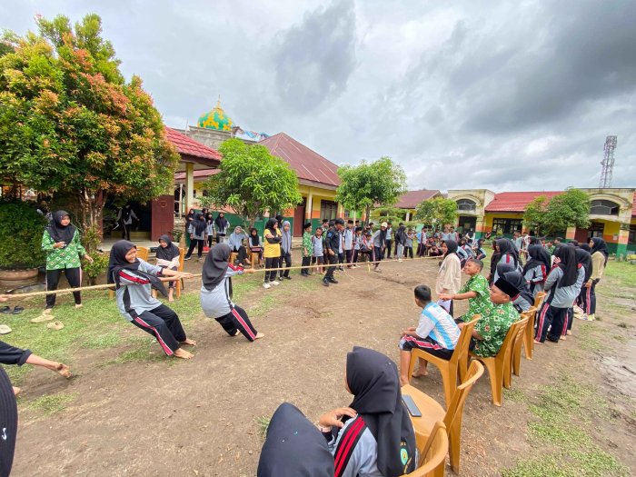 Hari Keempat Class Meeting MTsN 2 Bungo Gelar Tarik Tambang