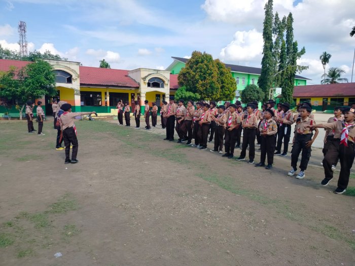 Latihan Yel Pramuka di MTsN 2 Bungo Tingkatkan Kekompakan Latihan Yel Pramuka di MTsN 2 Bungo Tingkatkan Kekompakan