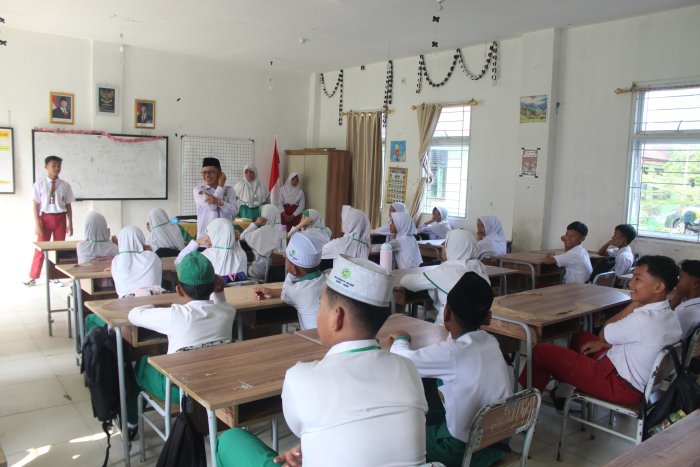 Masuki Hari Ketiga, MATAMUDA MTsN 2 Bungo Bekali Siswa Baru dengan Materi Literasi Digital