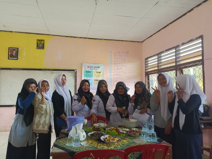 Guru MTsN 2 Bungo Terapkan Pembelajaran Bahasa Indonesia Lewat Praktik Memasak