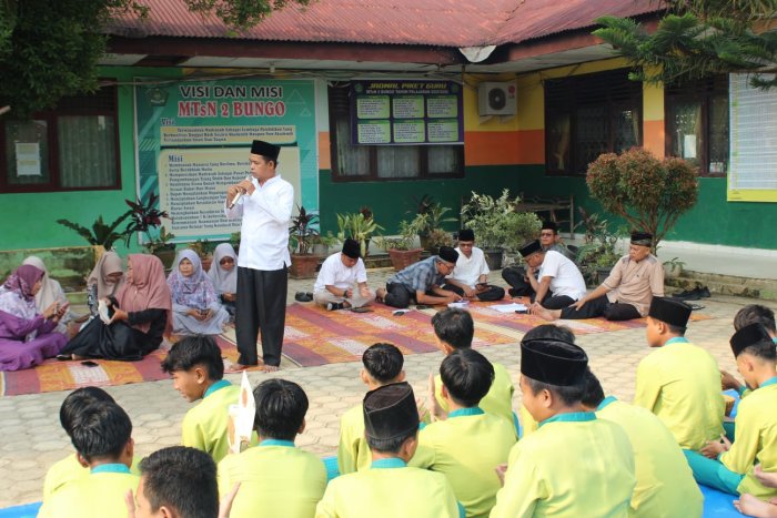 Momen Haru dan Khidmat: MTsN 2 Bungo Gelar Yasinan Terakhir Sebelum Libur Idulfitri Momen Haru dan Khidmat: MTsN 2 Bungo Gelar Yasinan Terakhir Sebelum Libur Idulfitri