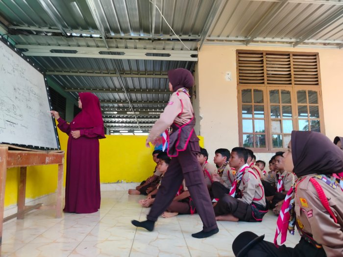 MTsN 2 Bungo Gelar Edukasi Tingkatan Pramuka