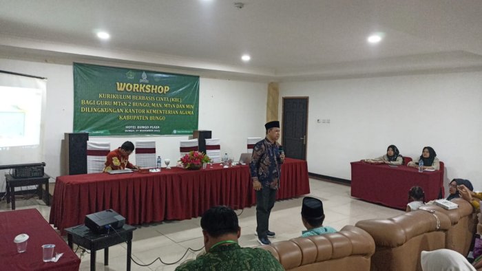 Bahas Moderasi Beragama di MTsN 2 Bungo