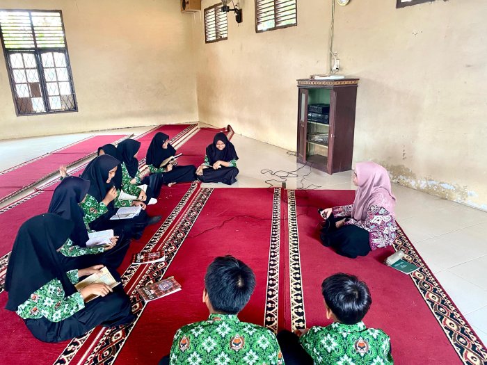 Latihan Tilawah Al-Quran Siswa MTsN 2 Bungo