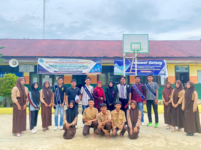 Putra Putri Batik Bungo Sosialisasikan Festival Batik di MTsN 2 Bungo