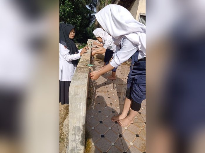 Tingkatkan Kualitas Ibadah, Siswa MTsN 2 Bungo Perdalam Tata Cara Wudhu dalam Pesantren Kilat Tingkatkan Kualitas Ibadah, Siswa MTsN 2 Bungo Perdalam Tata Cara Wudhu dalam Pesantren Kilat